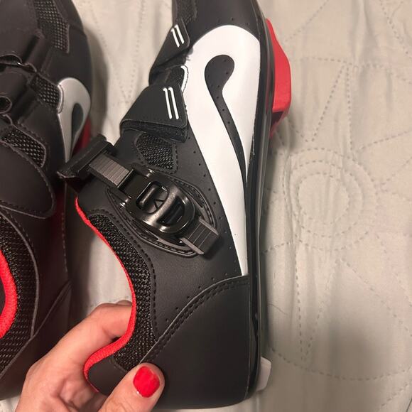 Peloton Cycling Shoes with LOOK Delta Cleats – Men’s Size 43 (US 9.5–10) - Picture 7 of 9